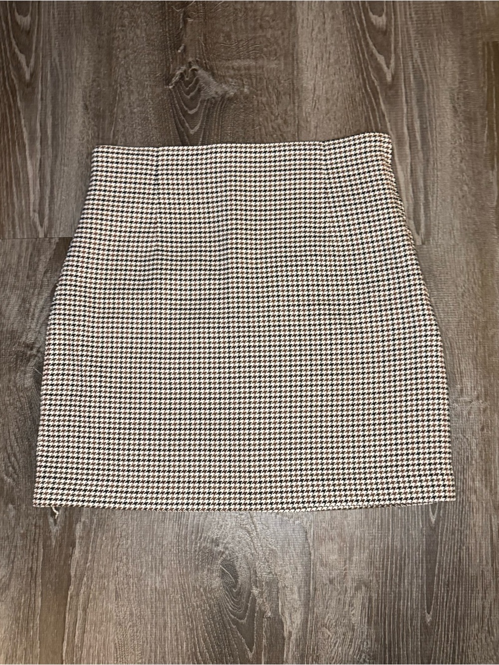 H&M Black & White Houndstooth Mini Skirt